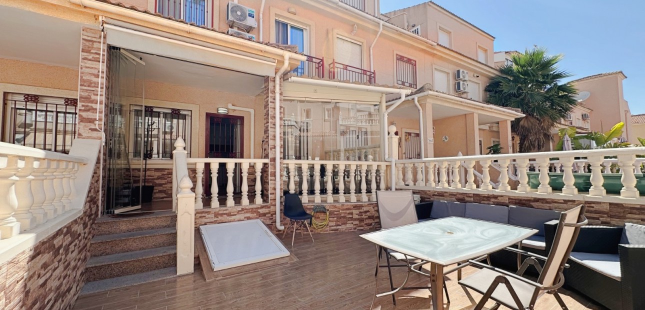 Herverkoop - Herenhuis -
Orihuela Costa - La Zenia