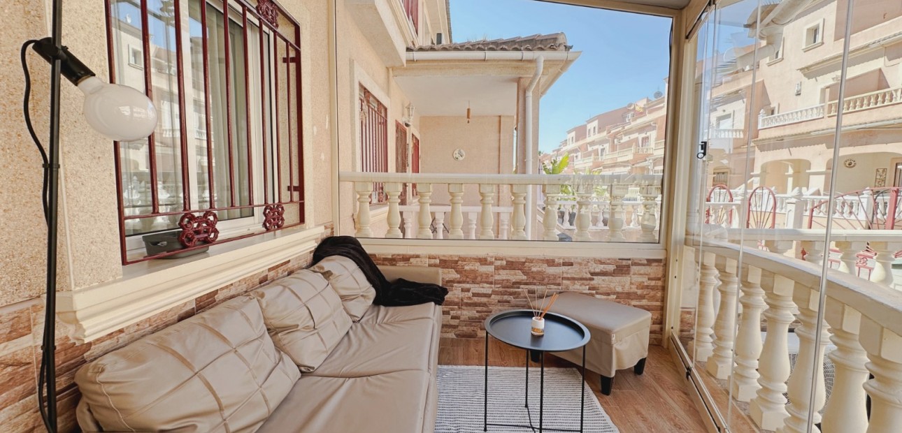 Herverkoop - Herenhuis -
Orihuela Costa - La Zenia