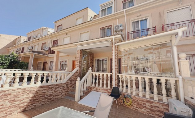 Herverkoop - Herenhuis -
Orihuela Costa - La Zenia