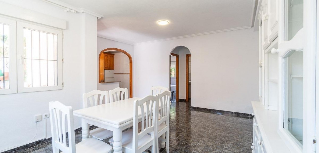 Herverkoop - Semi -
Orihuela Costa - Playa Flamenca