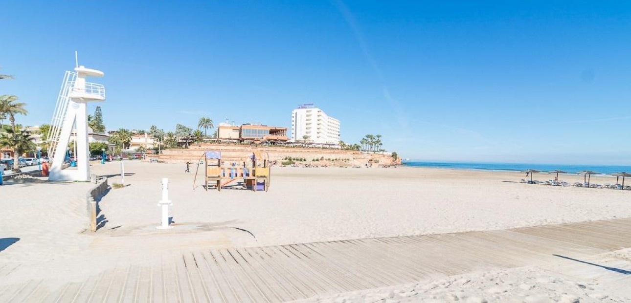Herverkoop - Semi -
Orihuela Costa - Playa Flamenca