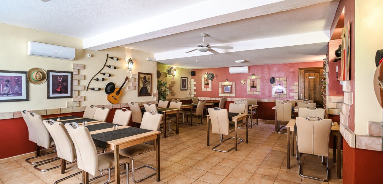 Herverkoop - Commercial property -
Torrevieja - La Veleta