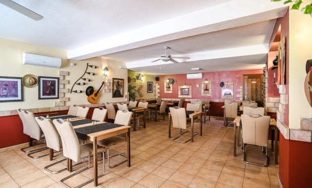 Herverkoop - Commercial property -
Torrevieja - La Veleta
