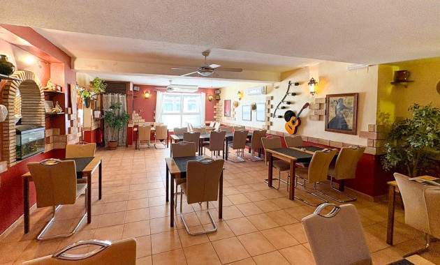 Herverkoop - Commercial property -
Torrevieja - La Veleta
