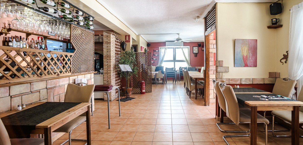 Herverkoop - Commercial property -
Torrevieja - La Veleta