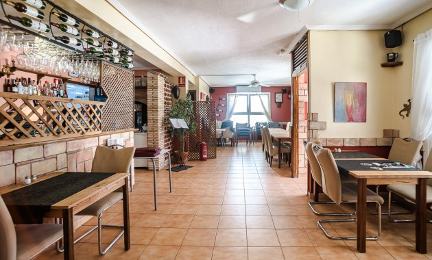 Herverkoop - Commercial property -
Torrevieja - La Veleta