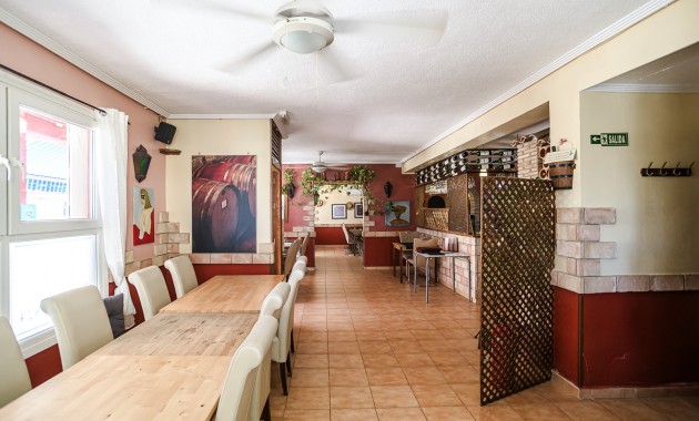 Herverkoop - Commercial property -
Torrevieja - La Veleta