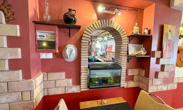 Herverkoop - Commercial property -
Torrevieja - La Veleta