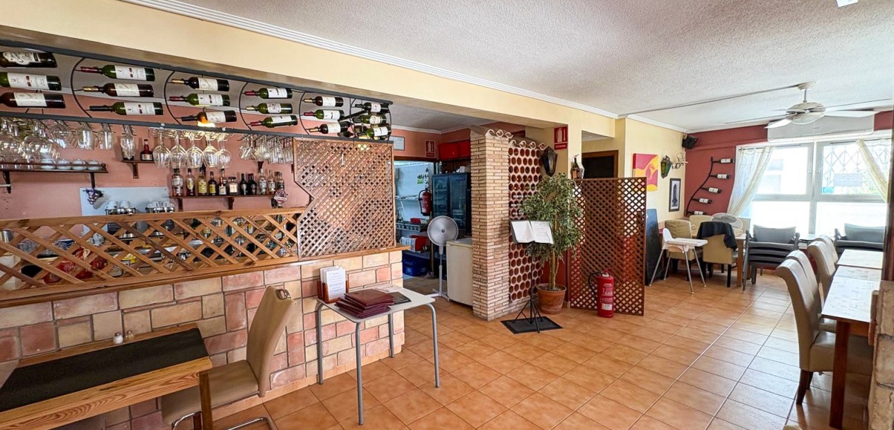 Herverkoop - Commercial property -
Torrevieja - La Veleta