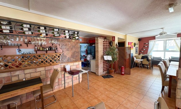Herverkoop - Commercial property -
Torrevieja - La Veleta
