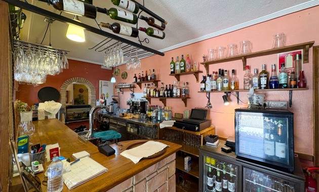 Herverkoop - Commercial property -
Torrevieja - La Veleta