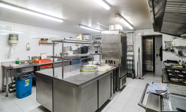 Herverkoop - Commercial property -
Torrevieja - La Veleta