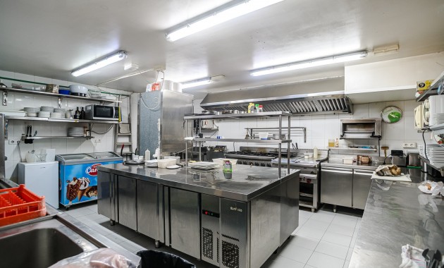 Herverkoop - Commercial property -
Torrevieja - La Veleta