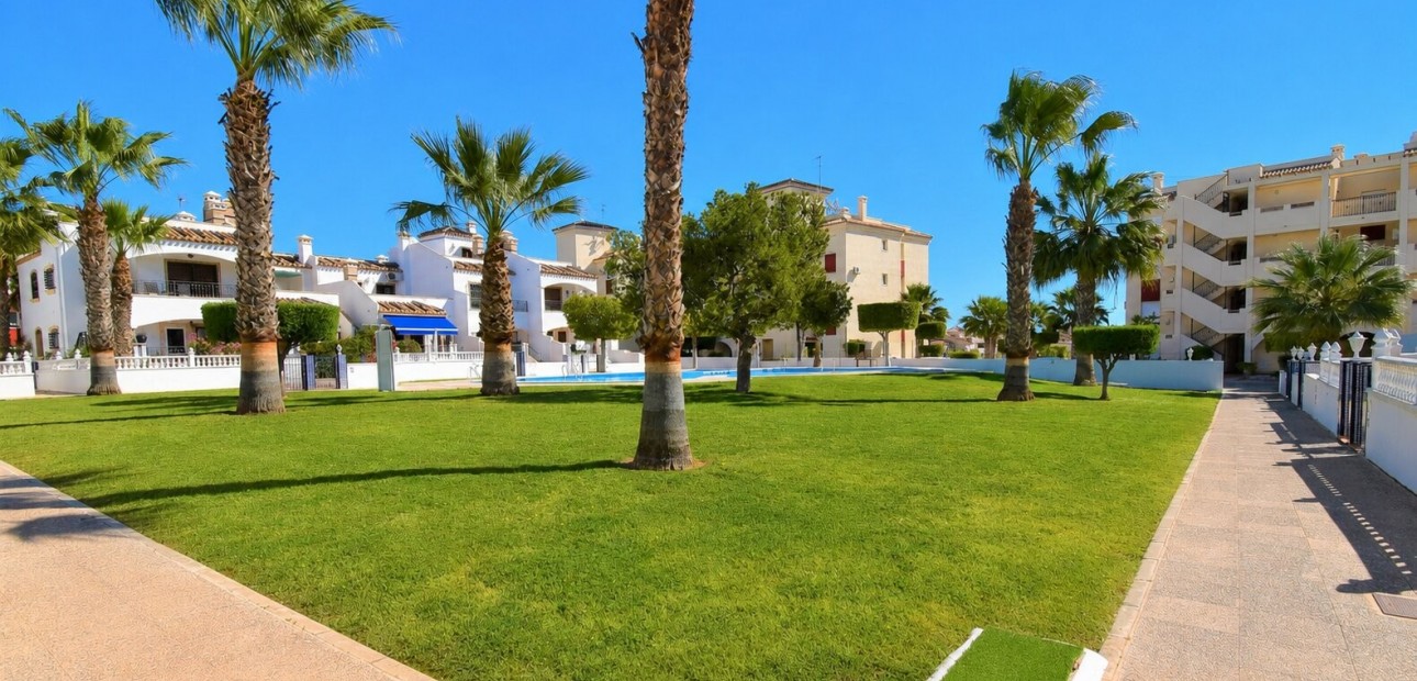 Sale - Apartment / flat -
Orihuela Costa - Playa Flamenca
