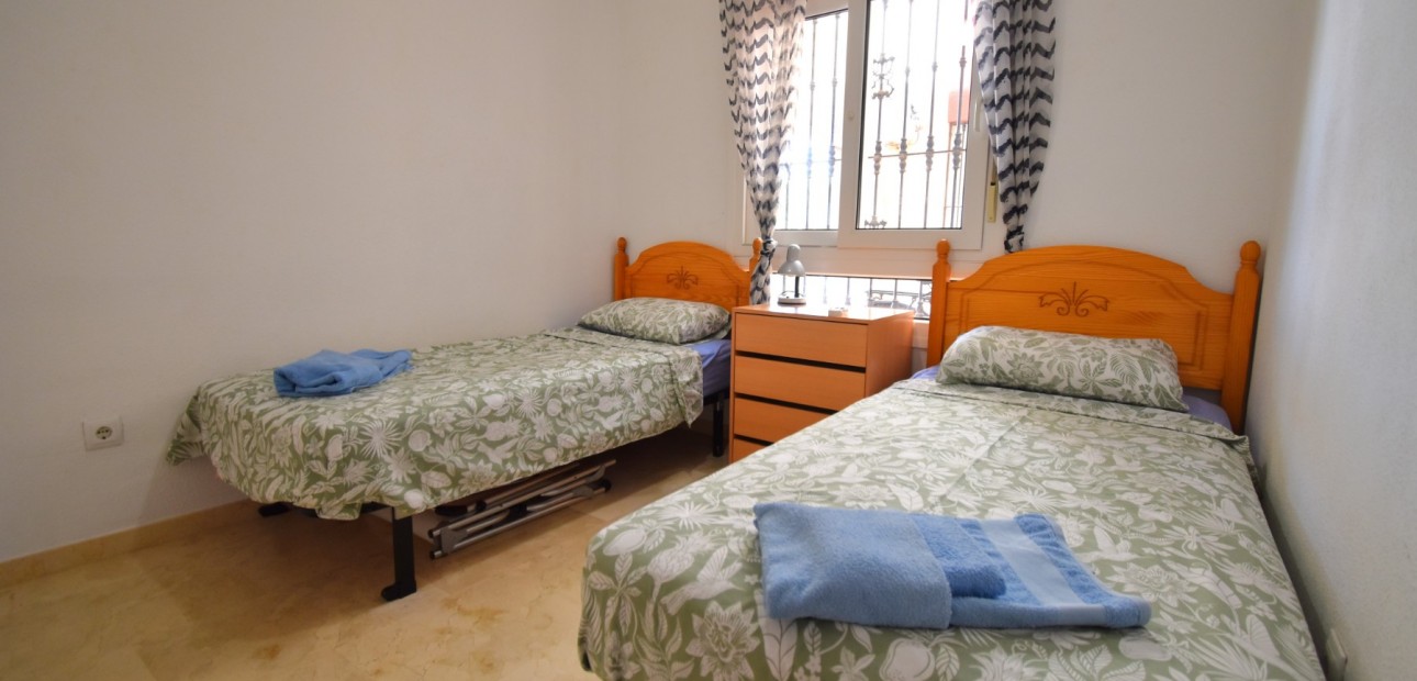 Sale - Apartment / flat -
Orihuela Costa - Playa Flamenca