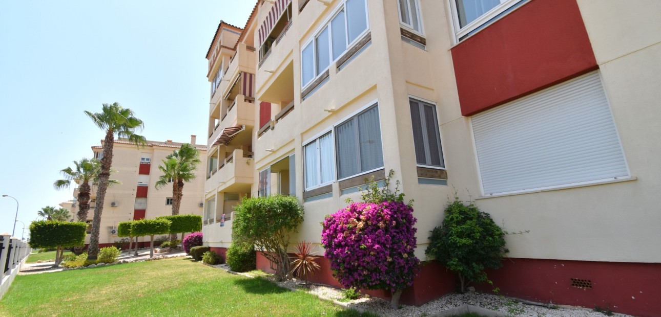 Sale - Apartment / flat -
Orihuela Costa - Playa Flamenca