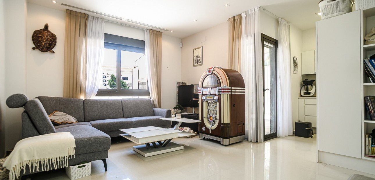 Venta - Apartamento / piso -
Guardamar del Segura