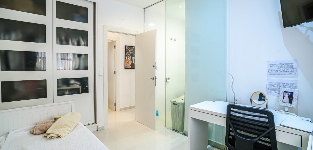 Venta - Apartamento / piso -
Guardamar del Segura