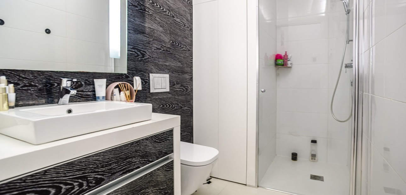 Venta - Apartamento / piso -
Guardamar del Segura