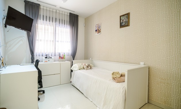 Venta - Apartamento / piso -
Guardamar del Segura
