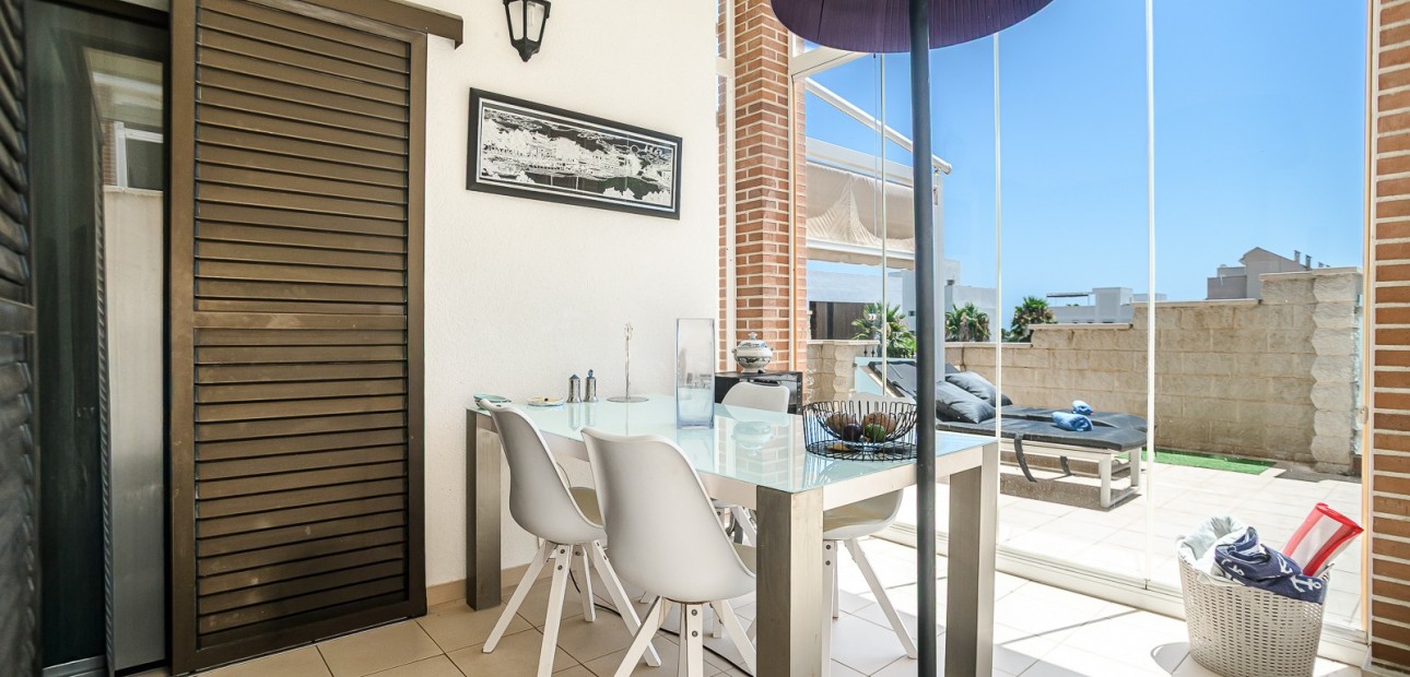 Venta - Apartamento / piso -
Guardamar del Segura