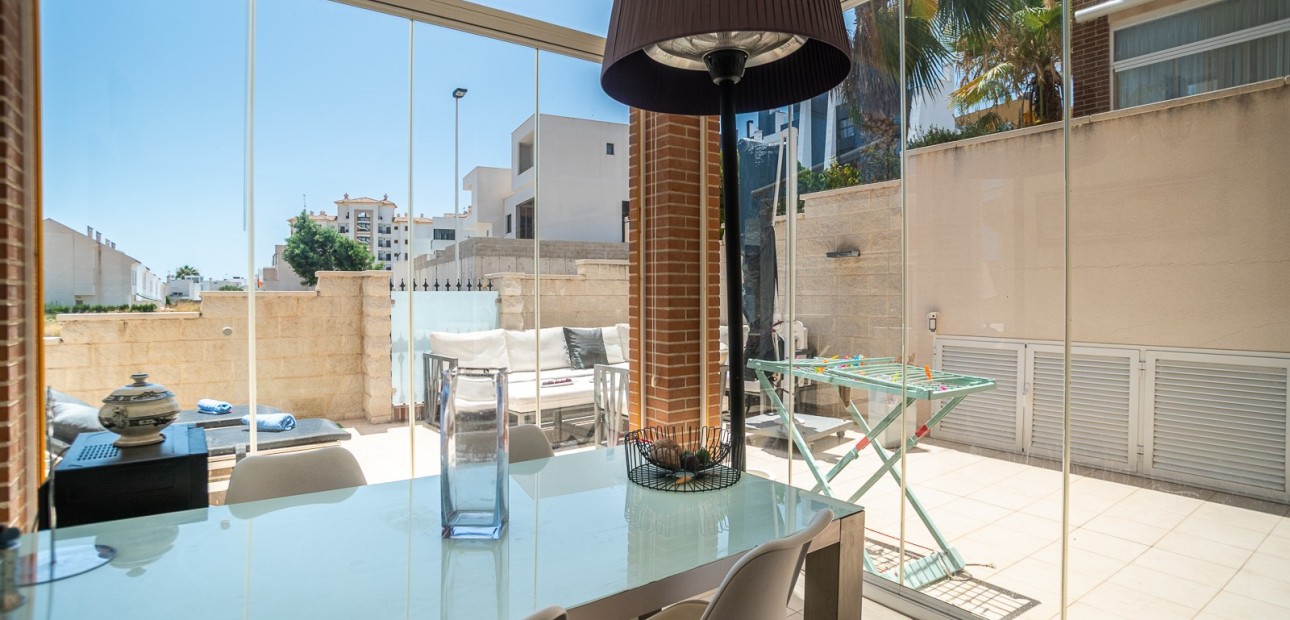 Venta - Apartamento / piso -
Guardamar del Segura