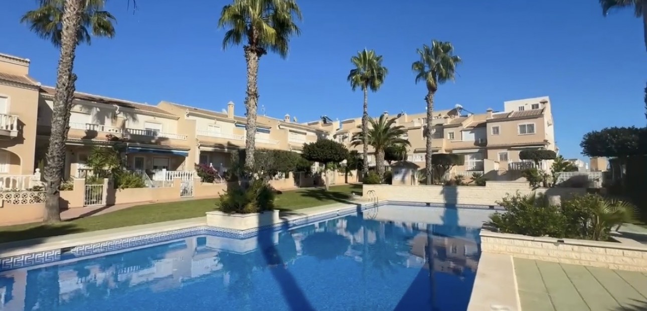 Sale - Town house -
Ciudad Quesada - Doña Pepa