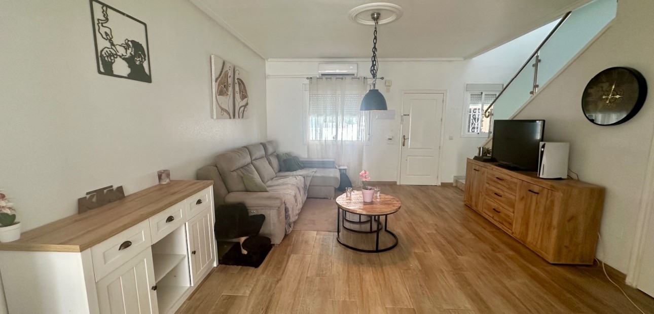 Sale - Town house -
Ciudad Quesada - Doña Pepa