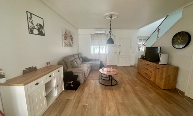 Sale - Town house -
Ciudad Quesada - Doña Pepa