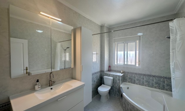 Sale - Town house -
Ciudad Quesada - Doña Pepa