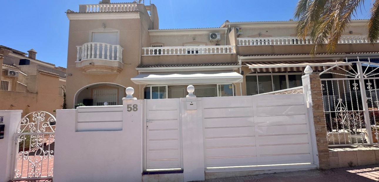 Sale - Town house -
Ciudad Quesada - Doña Pepa