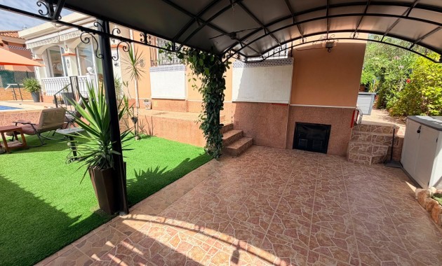 Sale - Detached Villa -
Los Montesinos - La herrada