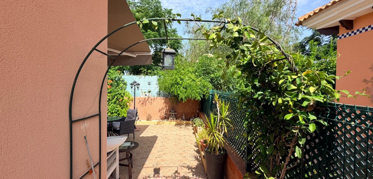 Sale - Detached Villa -
Los Montesinos - La herrada