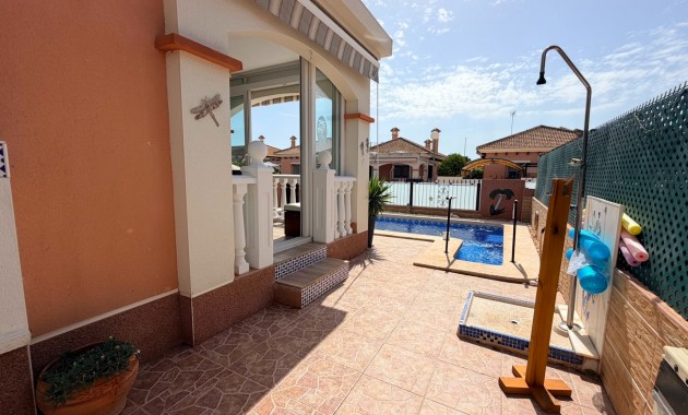 Sale - Detached Villa -
Los Montesinos - La herrada