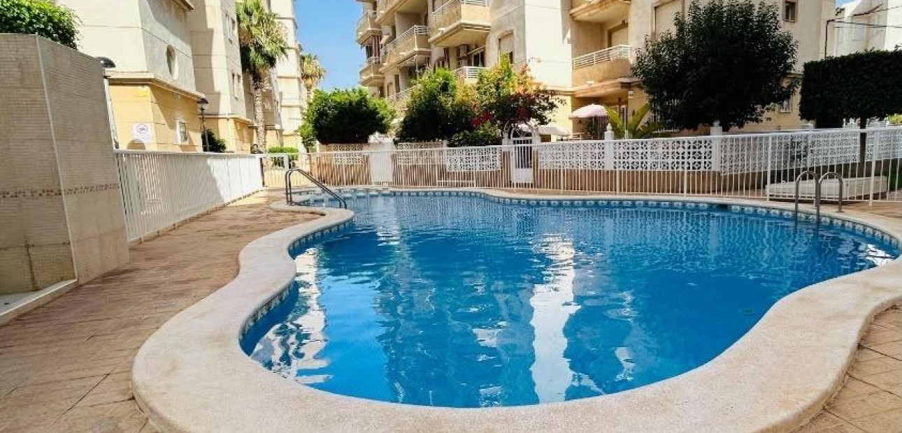 Sale - Apartment / flat -
Torrevieja - Habaneras