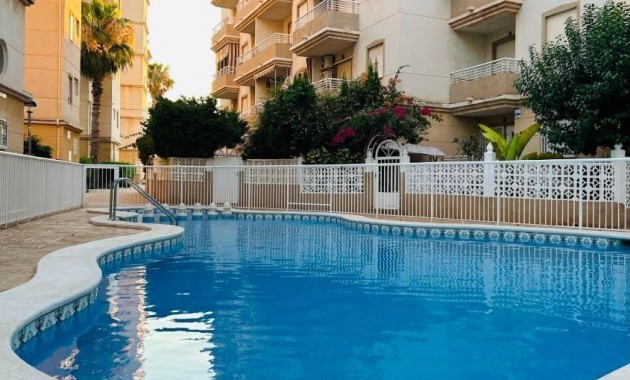 Sale - Apartment / flat -
Torrevieja - Habaneras