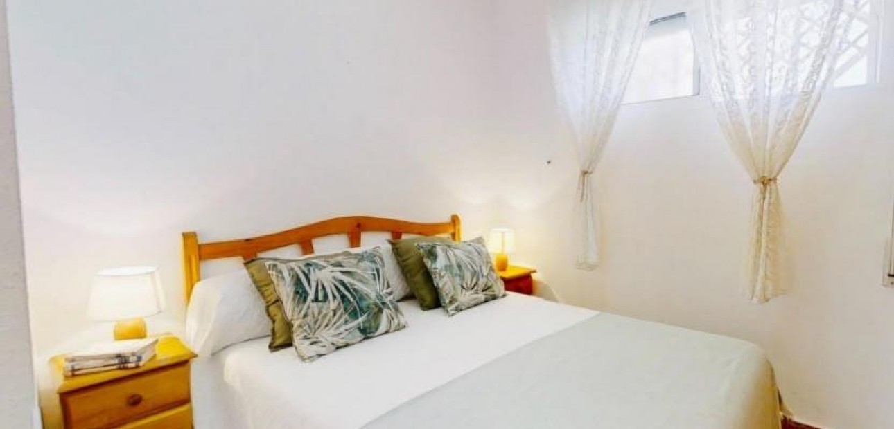 Sale - Apartment / flat -
Torrevieja - Habaneras