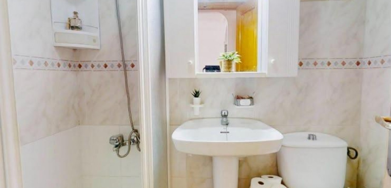 Sale - Apartment / flat -
Torrevieja - Habaneras