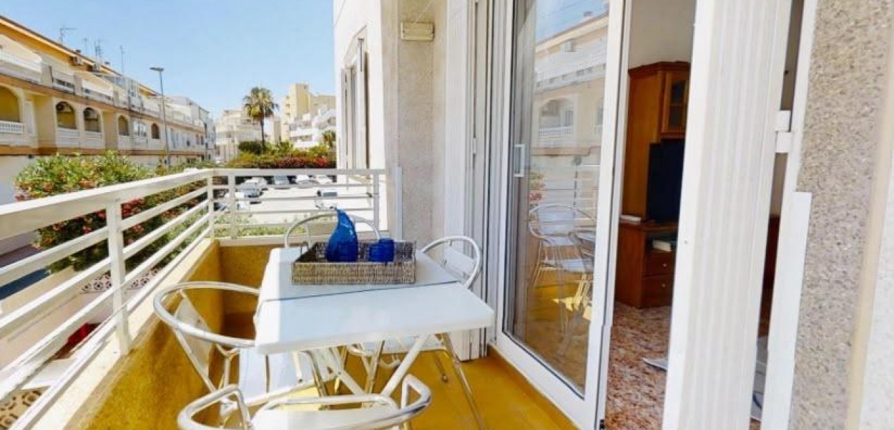 Sale - Apartment / flat -
Torrevieja - Habaneras