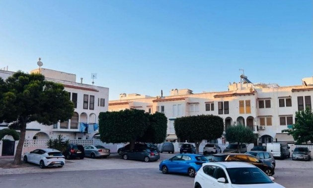 Sale - Apartment / flat -
Torrevieja - Habaneras