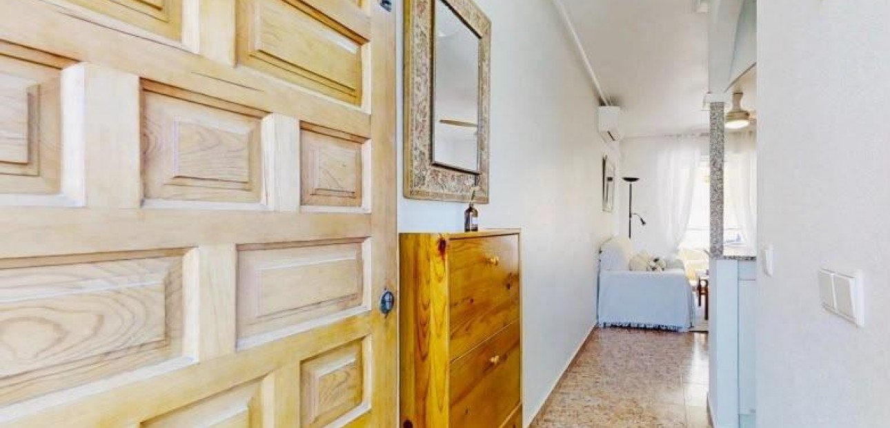 Sale - Apartment / flat -
Torrevieja - Habaneras