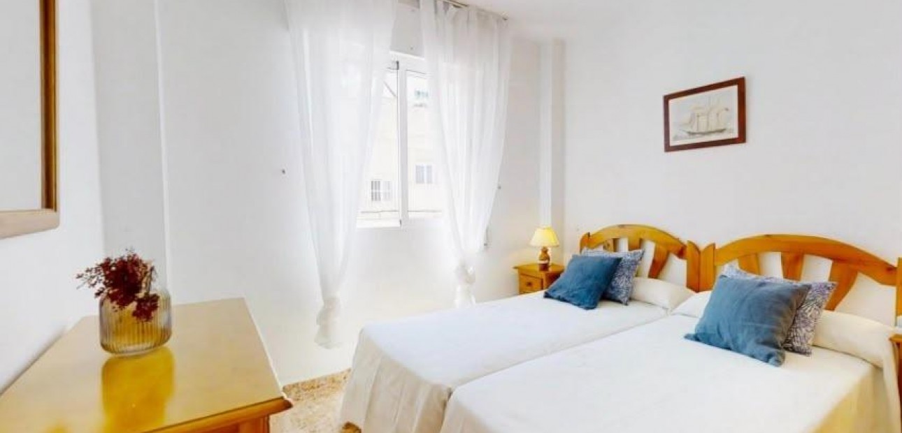 Sale - Apartment / flat -
Torrevieja - Habaneras