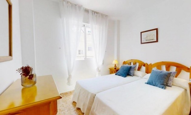 Sale - Apartment / flat -
Torrevieja - Habaneras