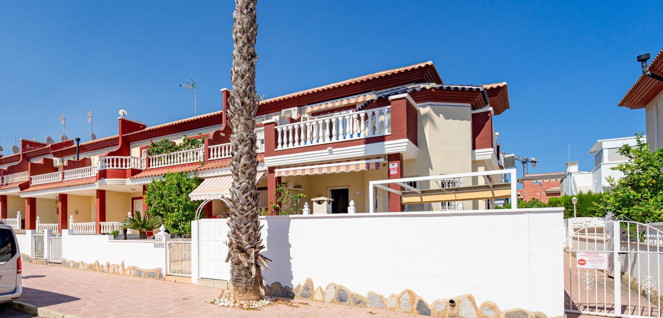 Sale - Townhouse -
Ciudad Quesada - Doña Pepa