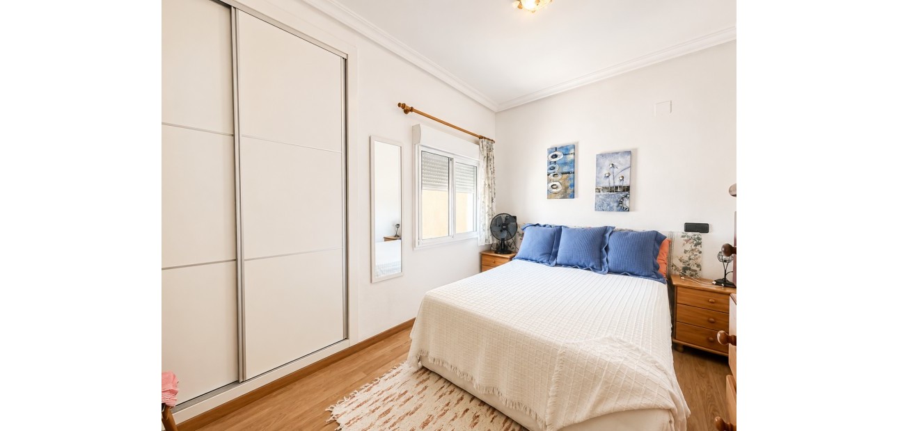 Sale - Bungalow -
La Mata - La Mata - Town