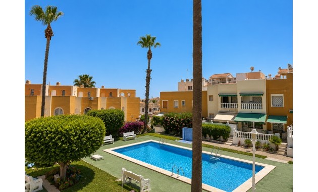 Sale - Bungalow -
La Mata - La Mata - Town