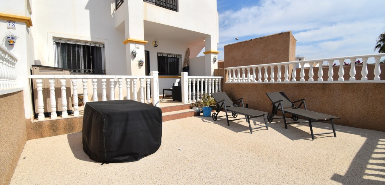 Sale - Apartment / flat -
Orihuela Costa - Playa Flamenca