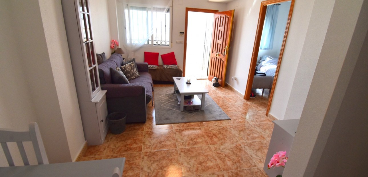 Sale - Apartment / flat -
Orihuela Costa - Playa Flamenca