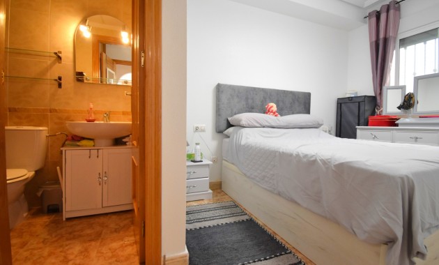 Sale - Apartment / flat -
Orihuela Costa - Playa Flamenca
