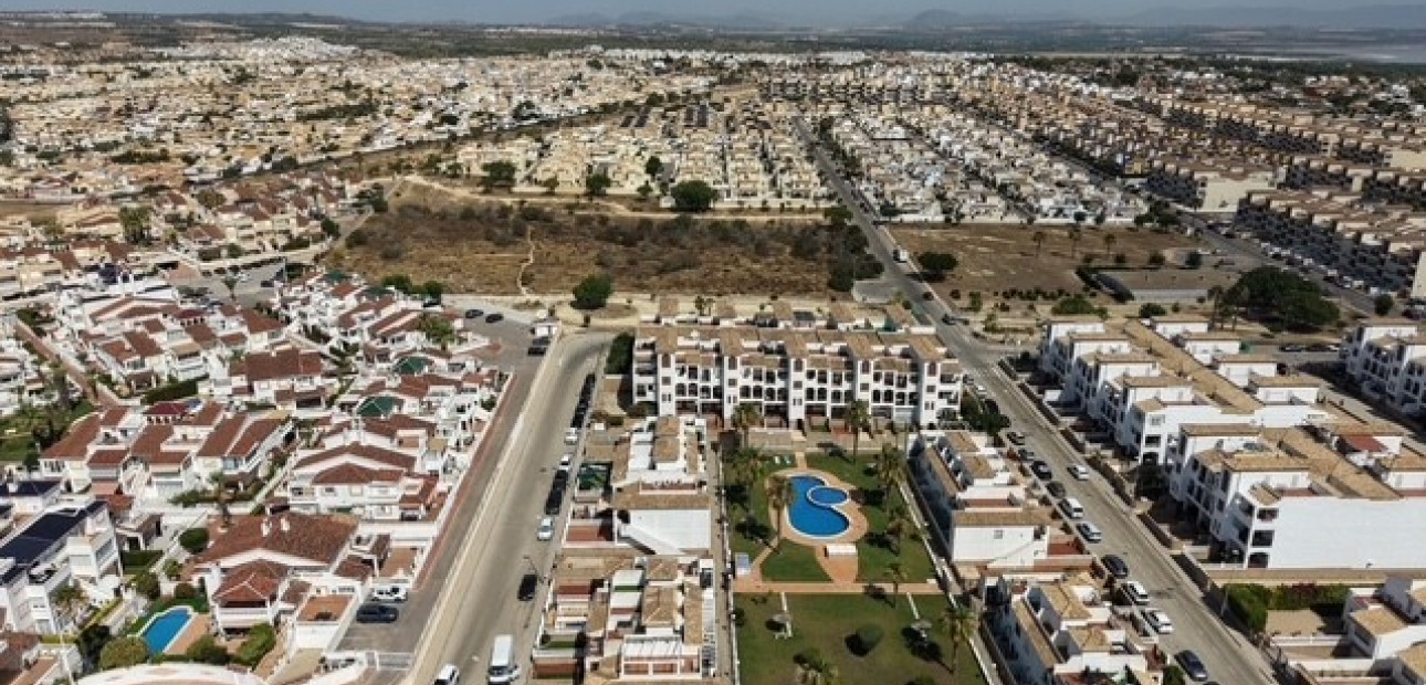Sale - Apartment / flat -
Orihuela Costa - Playa Flamenca